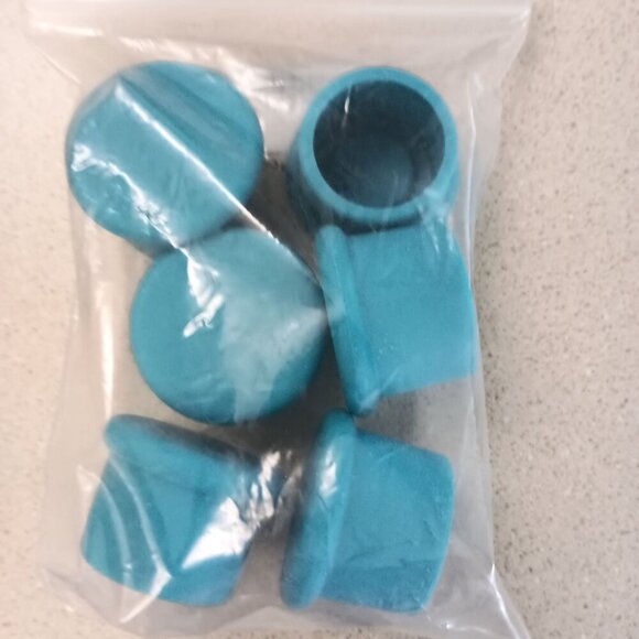 Silicone Bottle Caps Wine Savers Set of 6 Leakproof BPA-Free Wine Preserver - Picture 2 of 3